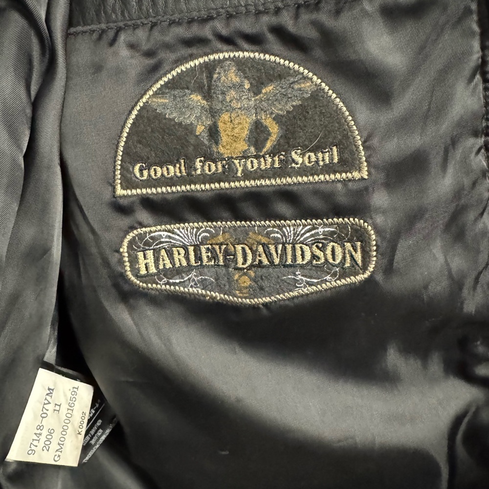 Black Heavy Leather Harley-Davidson Riding Jacket - Picture 4 of 8